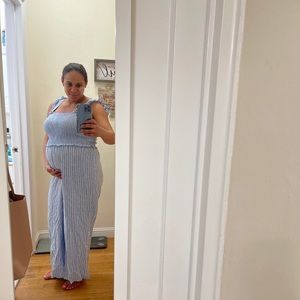 Nice jumpsuit for summer time.